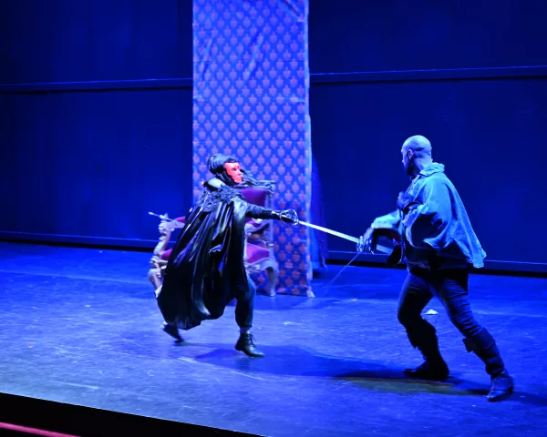 Combat d'escrime de spectacle durant les trois mousquetaires - escape game immersif