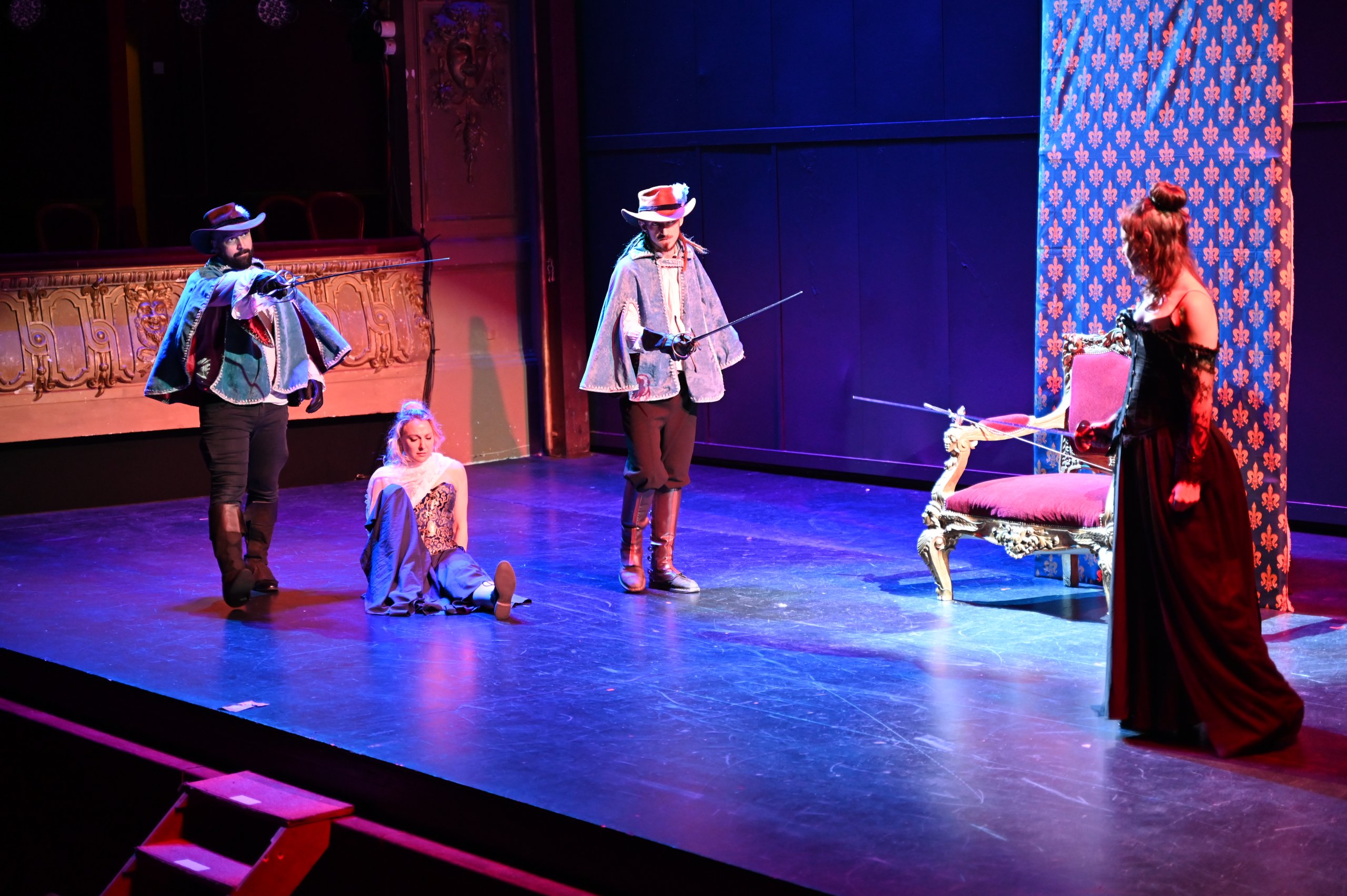 Scène théâtre de les trois mousquetaires sur la scène de l'Opéra de Nice