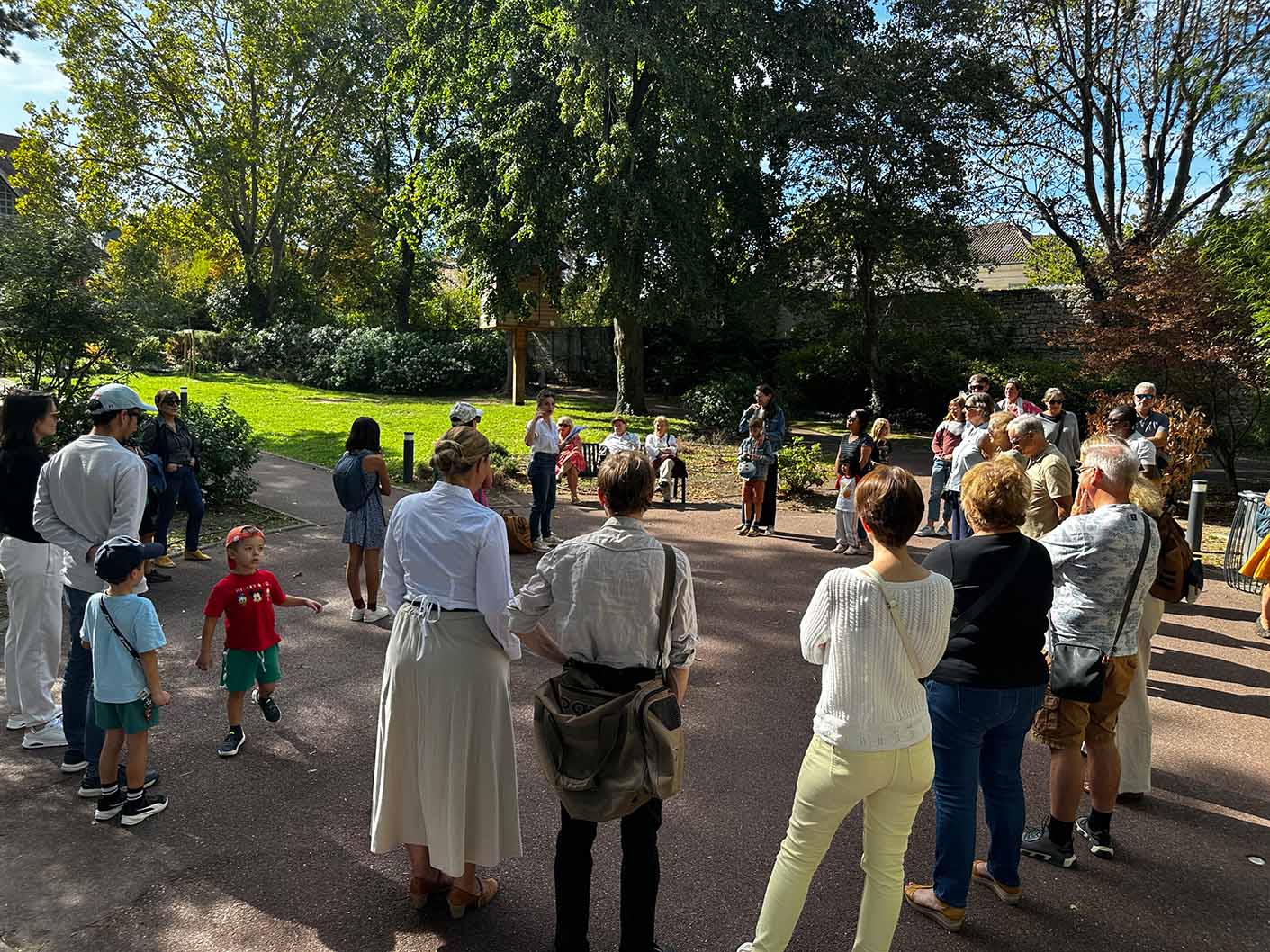 Visite théâtralisée : raconter l’histoire d’un lieu à travers ceux qui l’ont vécue